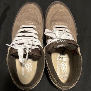 Vans HALF CAB Men’s Brown Suede Low-Top Skate Sneakers with White Laces